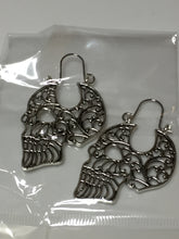 Load image into Gallery viewer, Sterling Silver Skull Earrings (019)